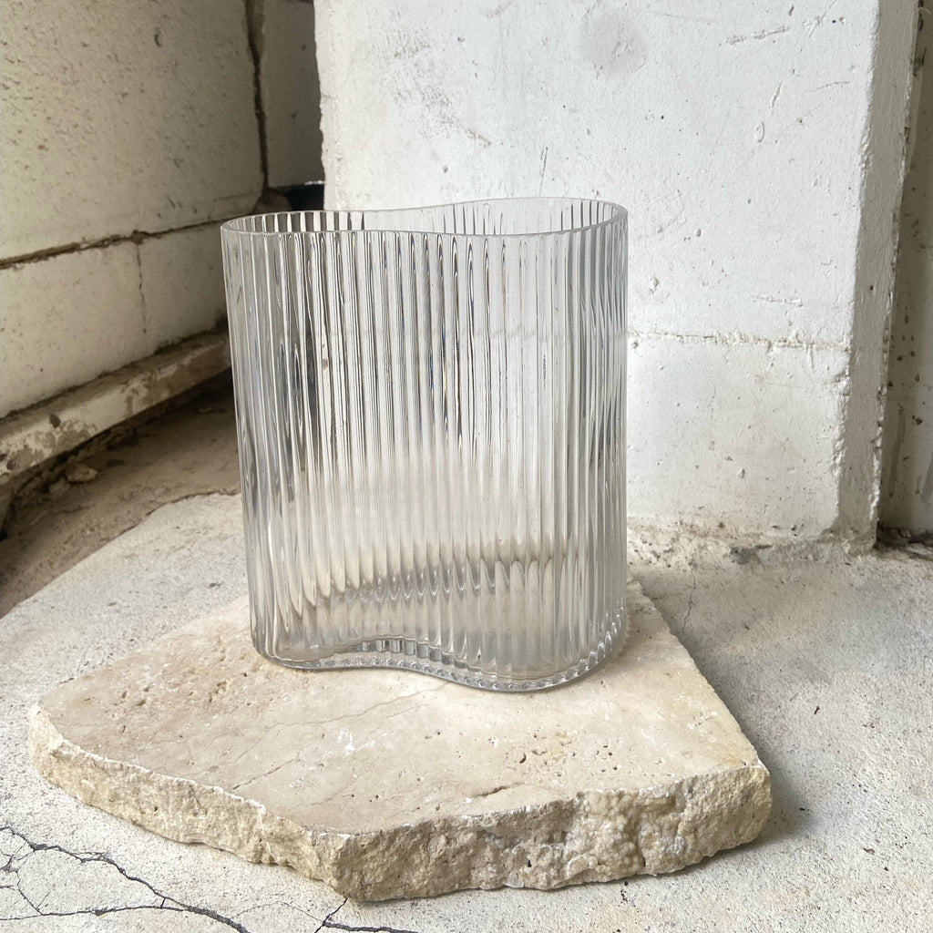 Clear Ribbed Curvy Vase